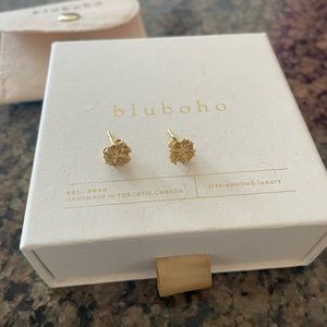 Jilly box earrings